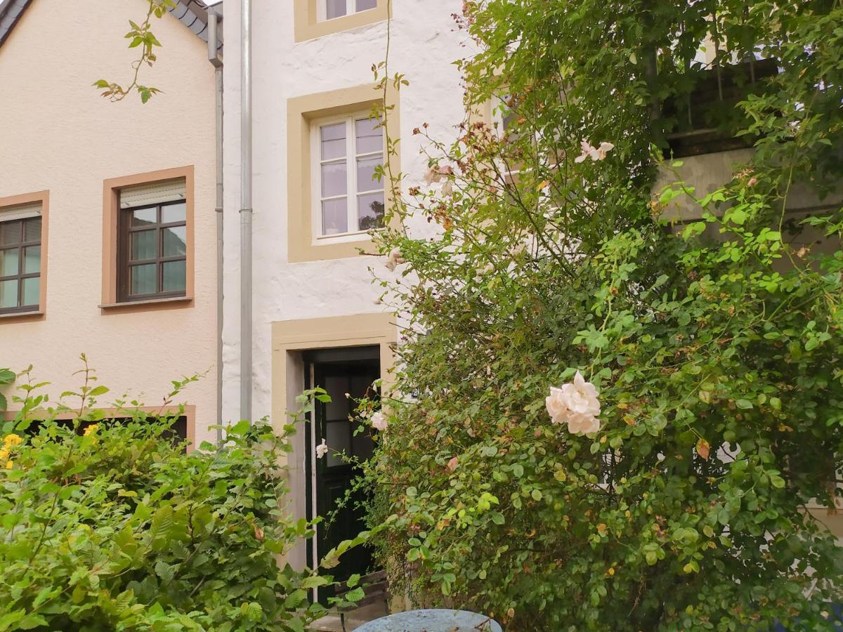 Living-In-History: Meister Carl Apartment ドゥーデルドルフ エクステリア 写真
